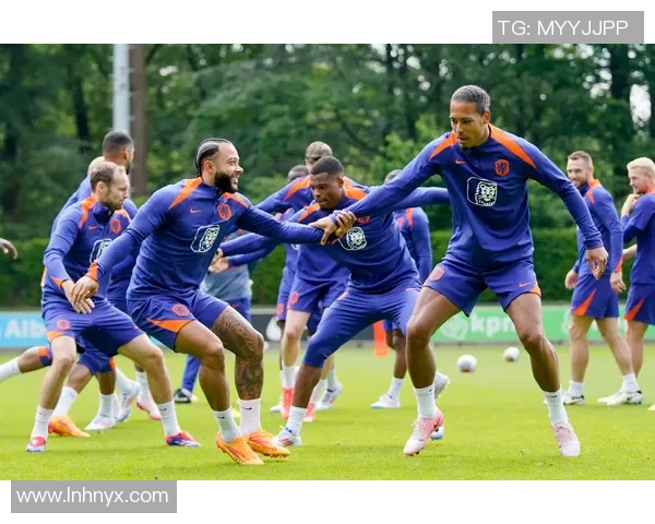 足球大侠书籍揭秘足球世界的传奇与智慧，带你领略绿茵场上的英雄故事与战术分析